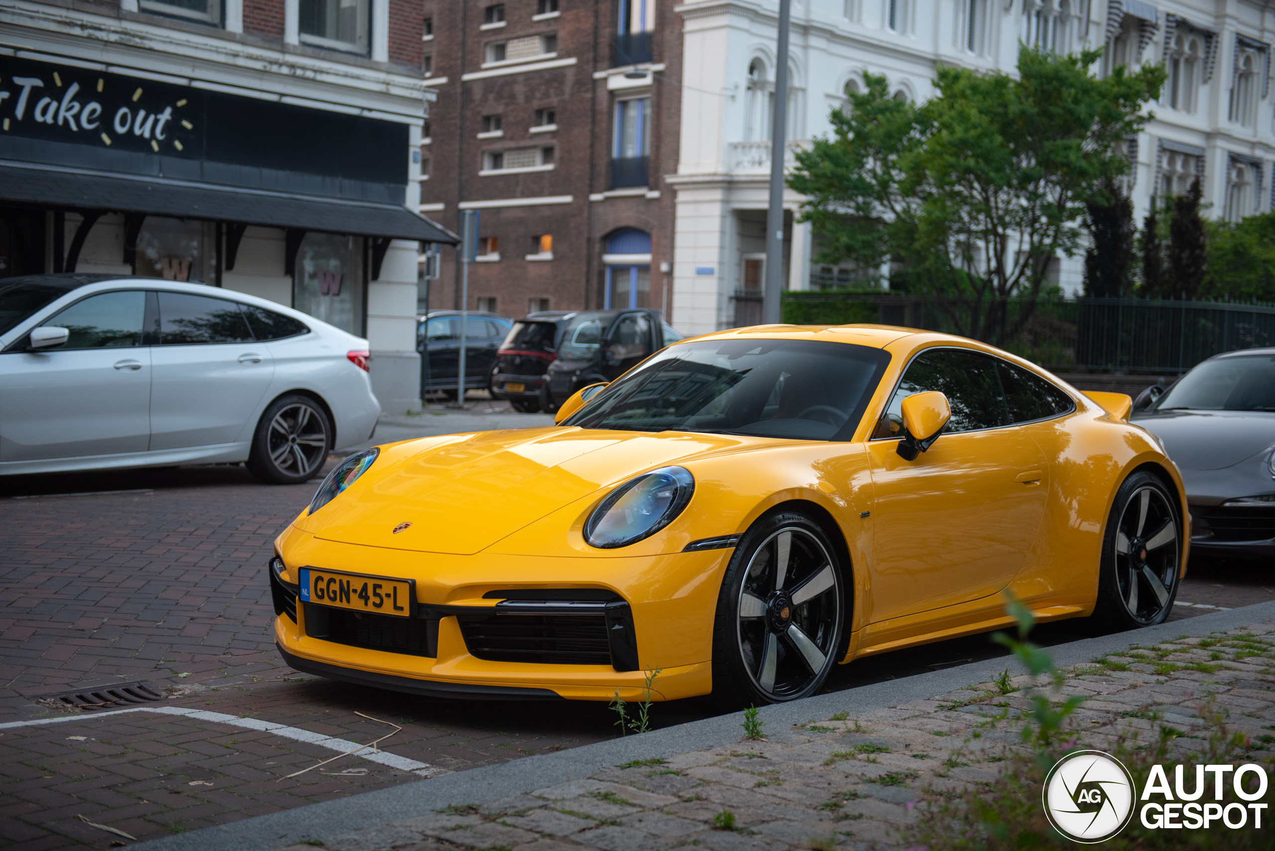 Dit is wel een hele lekkere Porsche 992 Sport Classic