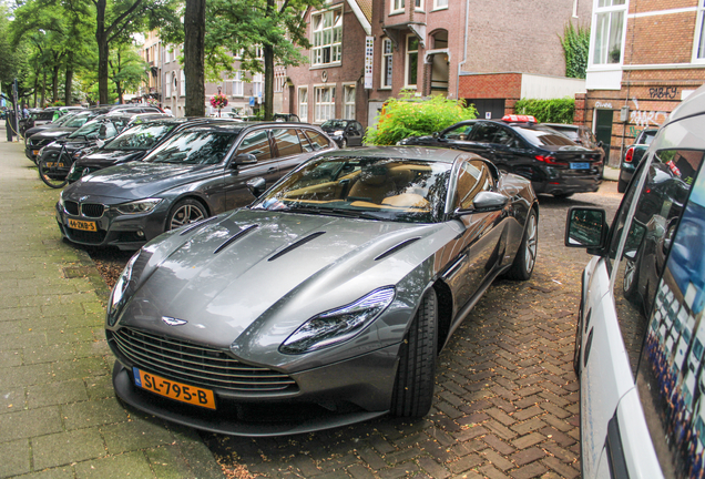 Aston Martin DB11