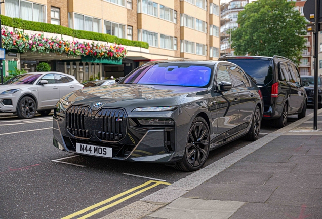 BMW M760e xDrive