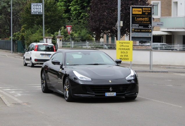 Ferrari GTC4Lusso