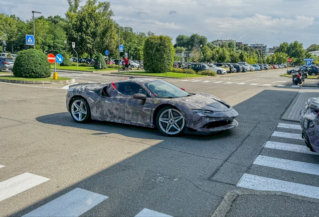 Ferrari SF90 Stradale Mule