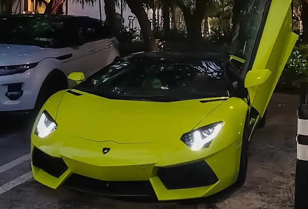 Lamborghini Aventador LP700-4 Roadster