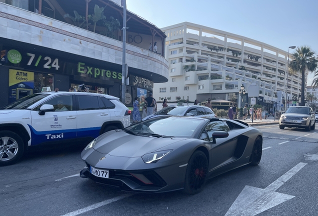 Lamborghini Aventador S LP740-4 Roadster