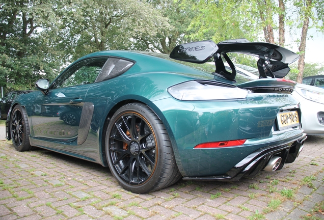 Porsche 718 Cayman GT4 RS Weissach Package