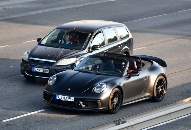 Porsche 992 Carrera 4 GTS Cabriolet