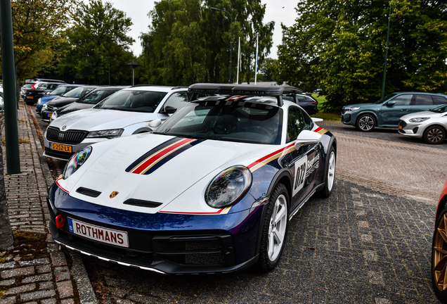 Porsche 992 Dakar