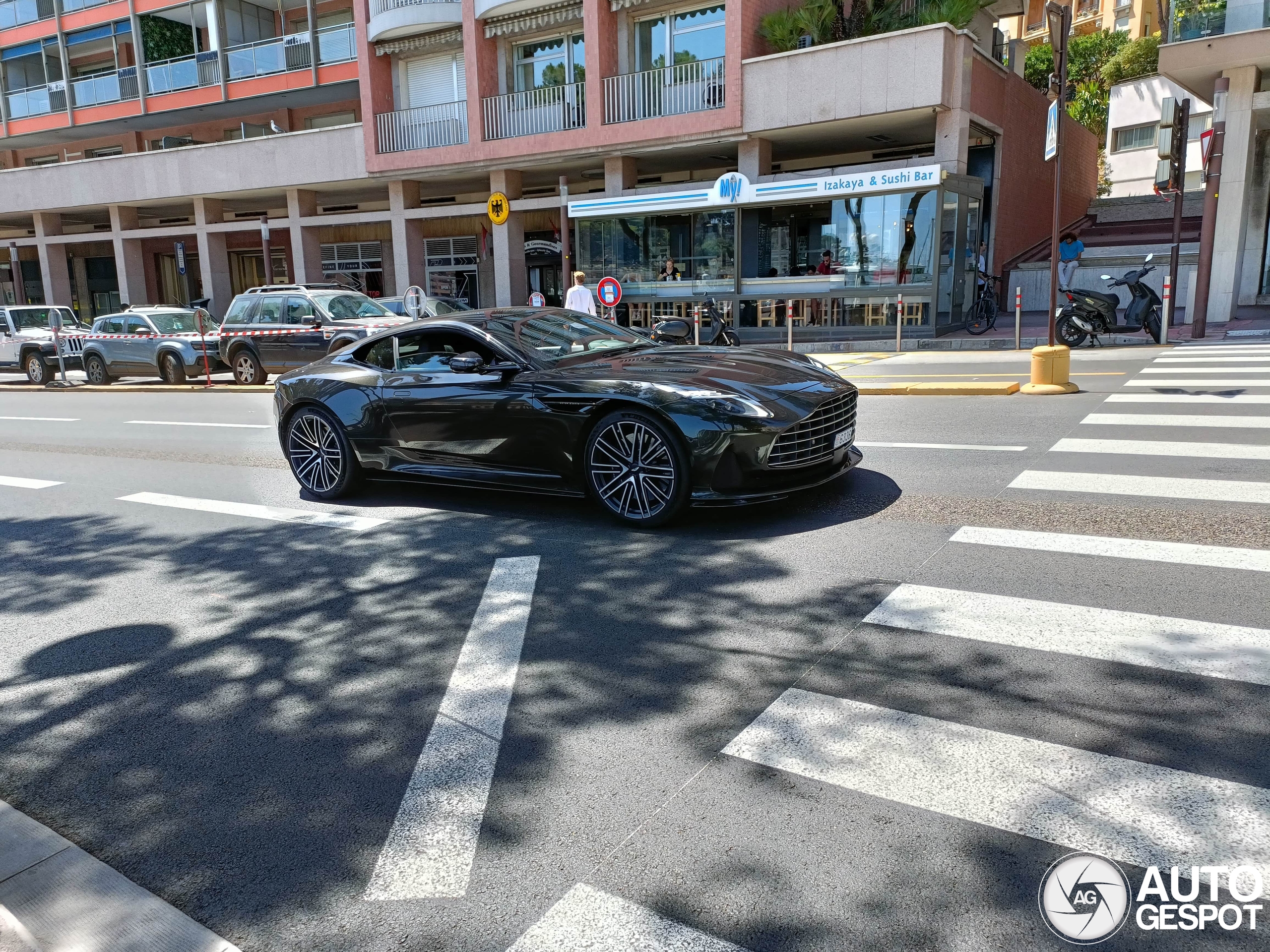 Aston Martin DB12