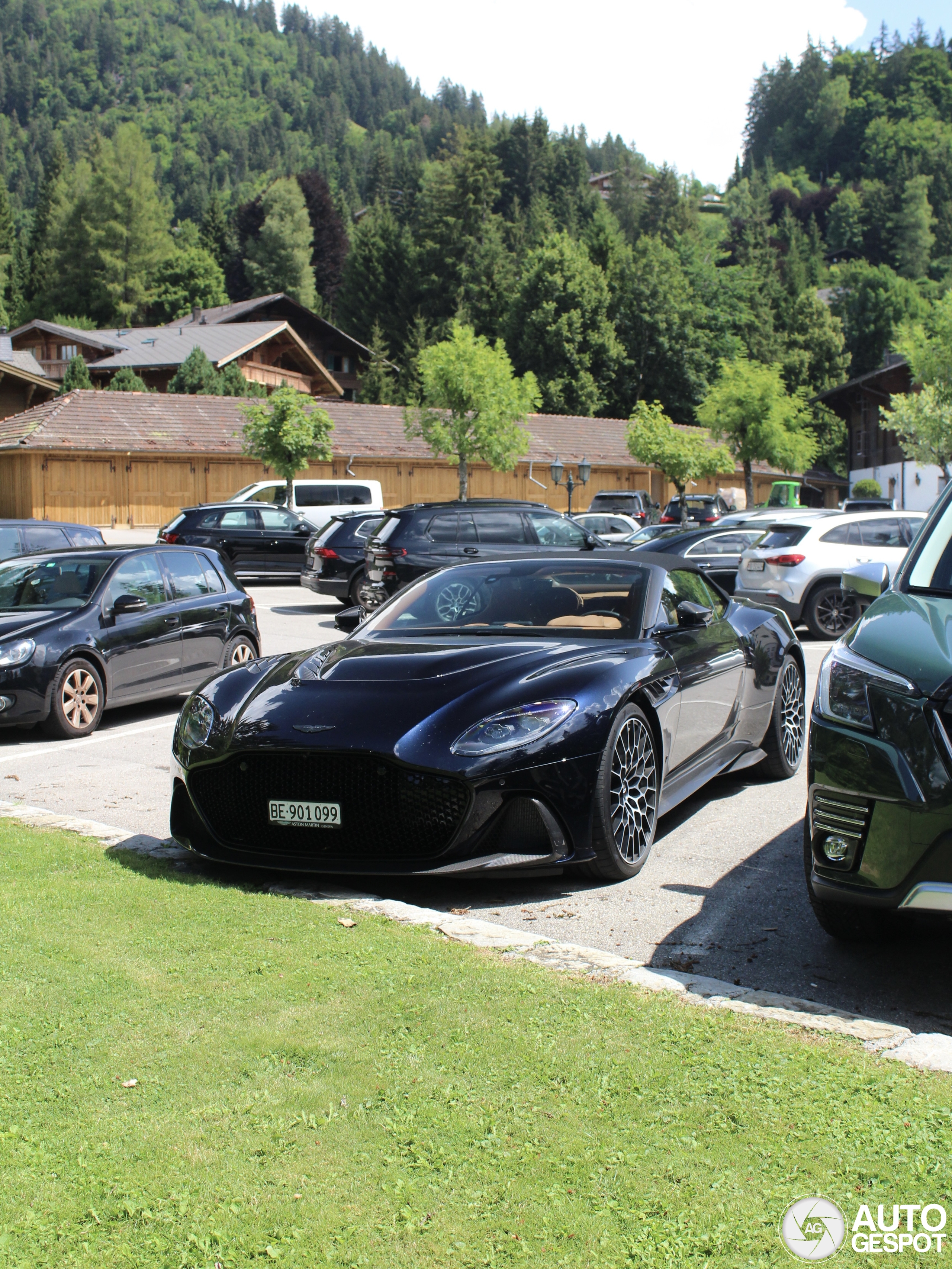 Aston Martin DBS 770 Ultimate Volante