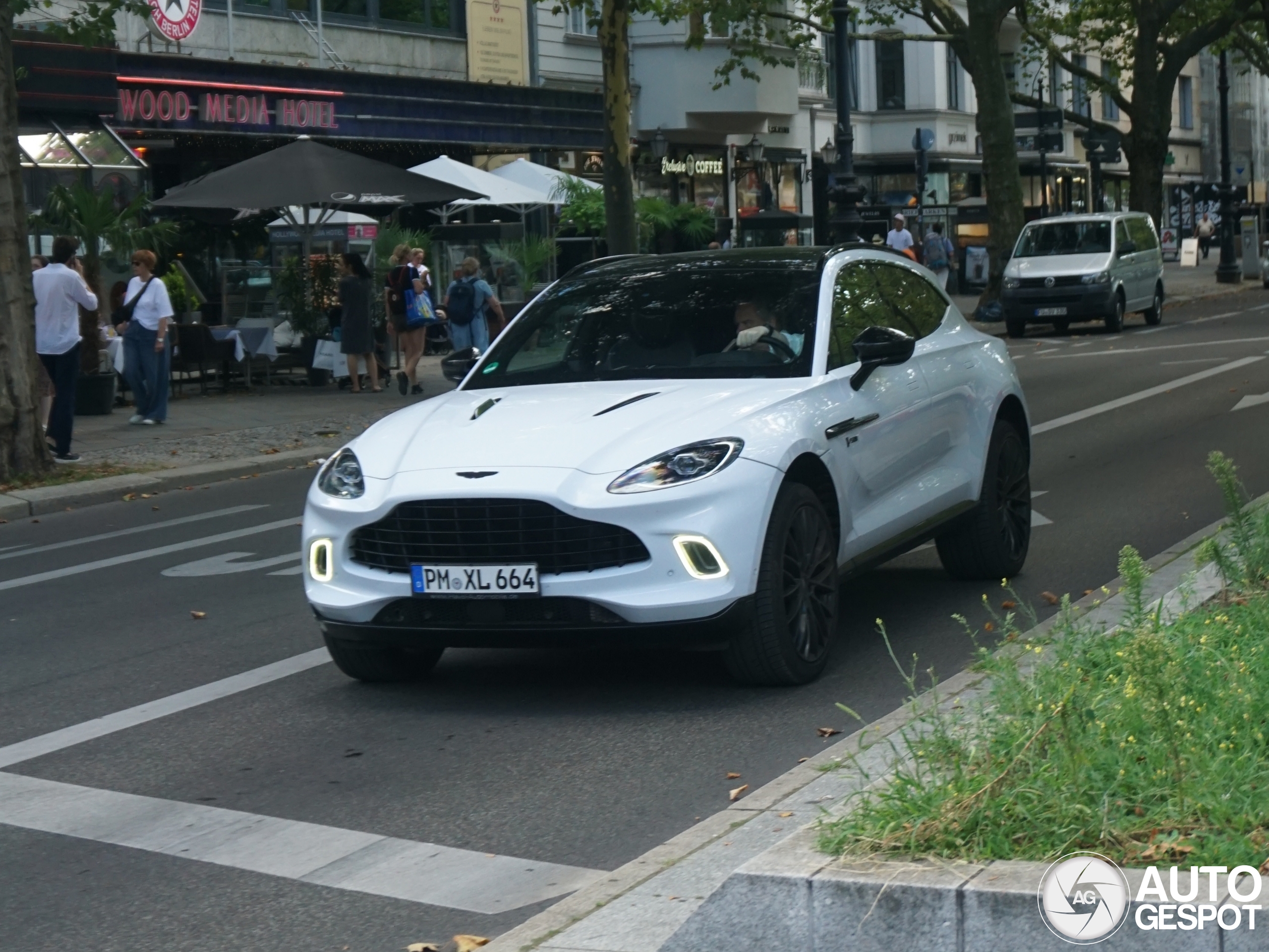 Aston Martin DBX