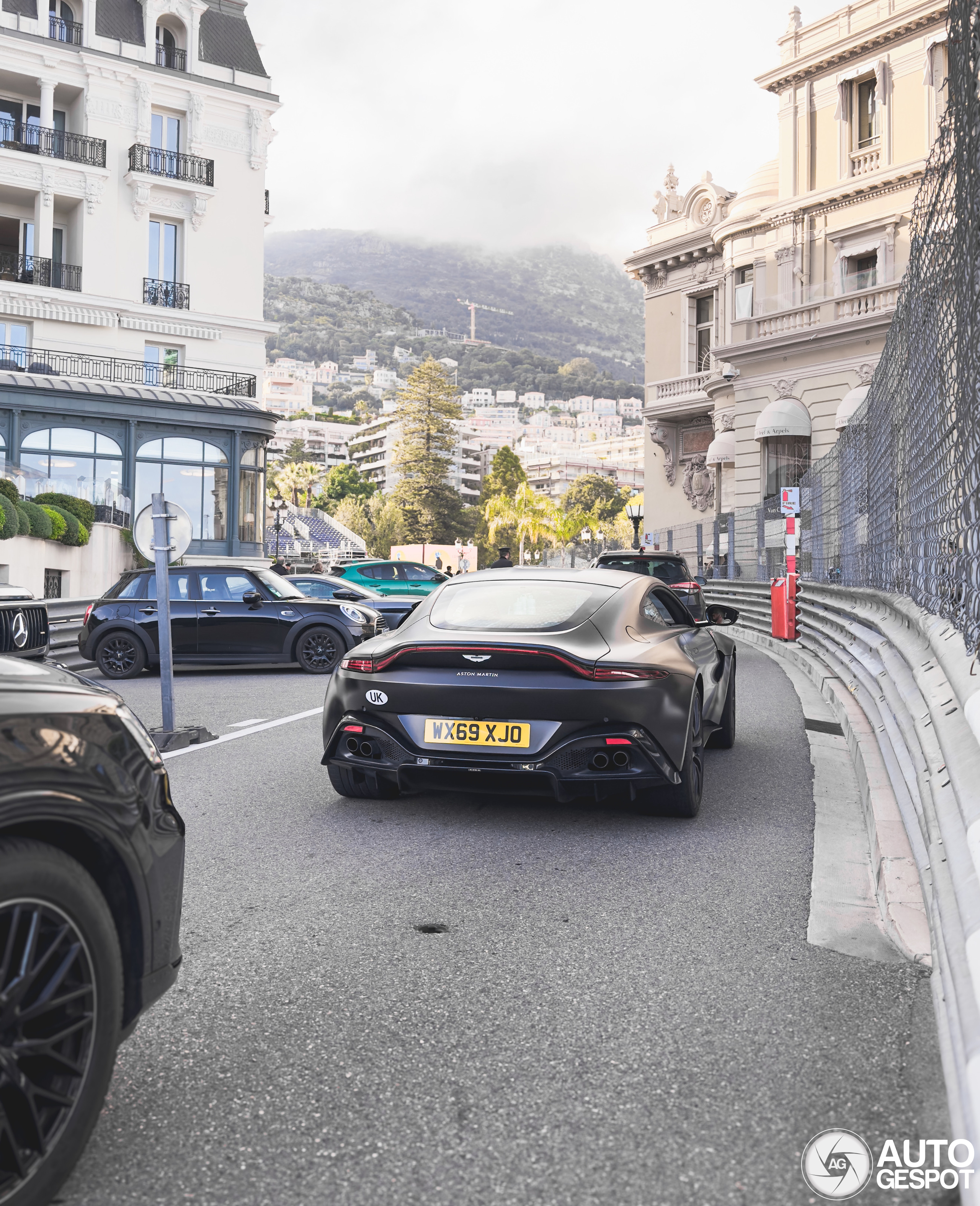 Aston Martin V8 Vantage 2018