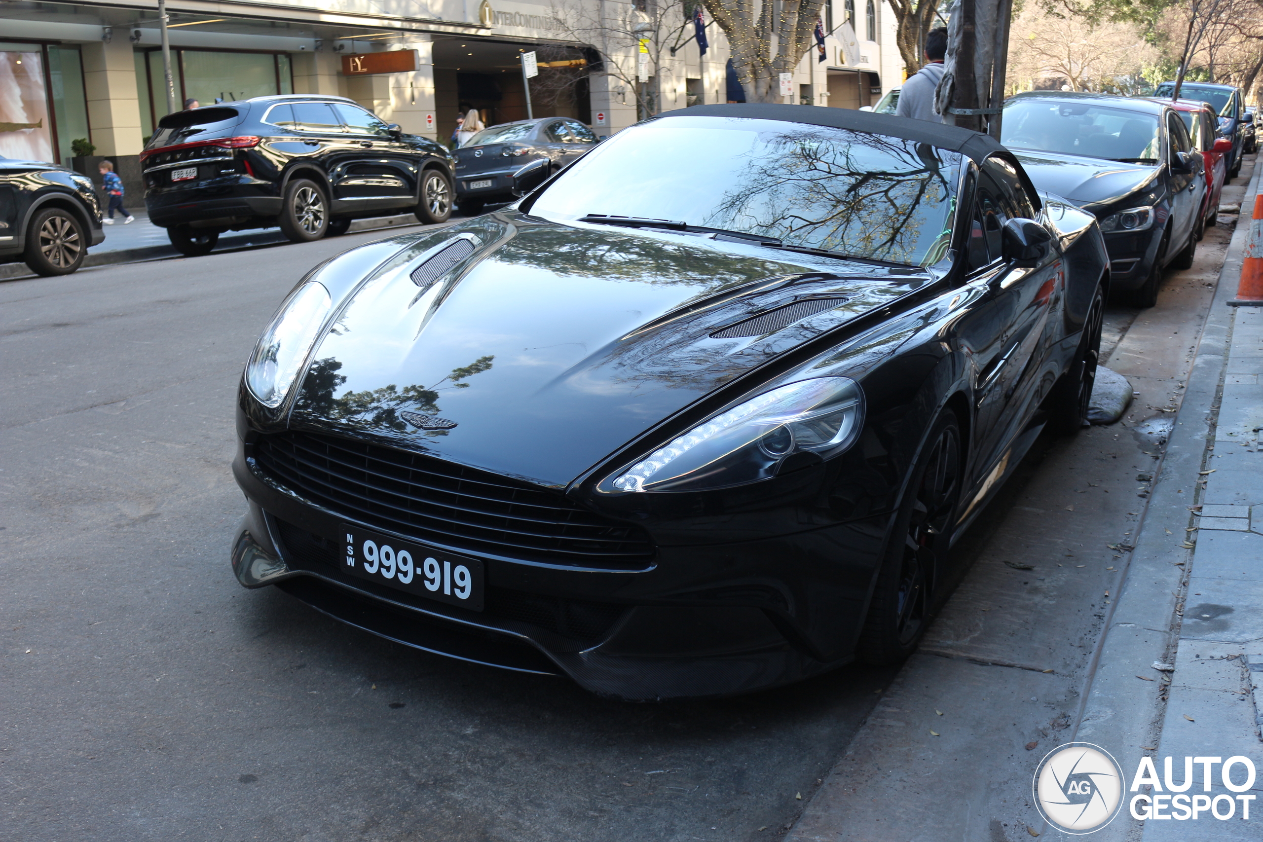 Aston Martin Vanquish Volante