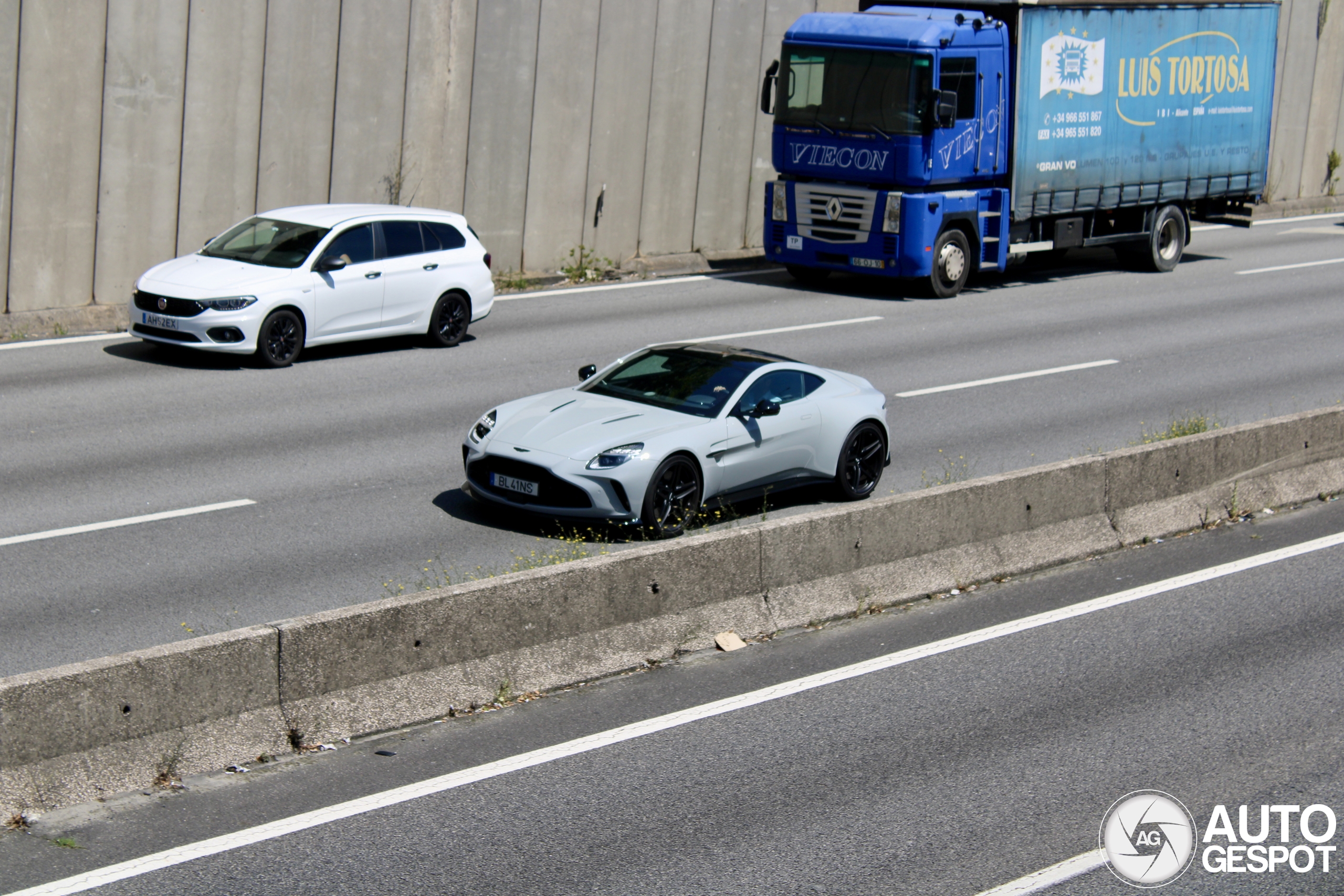 Aston Martin Vantage 2024