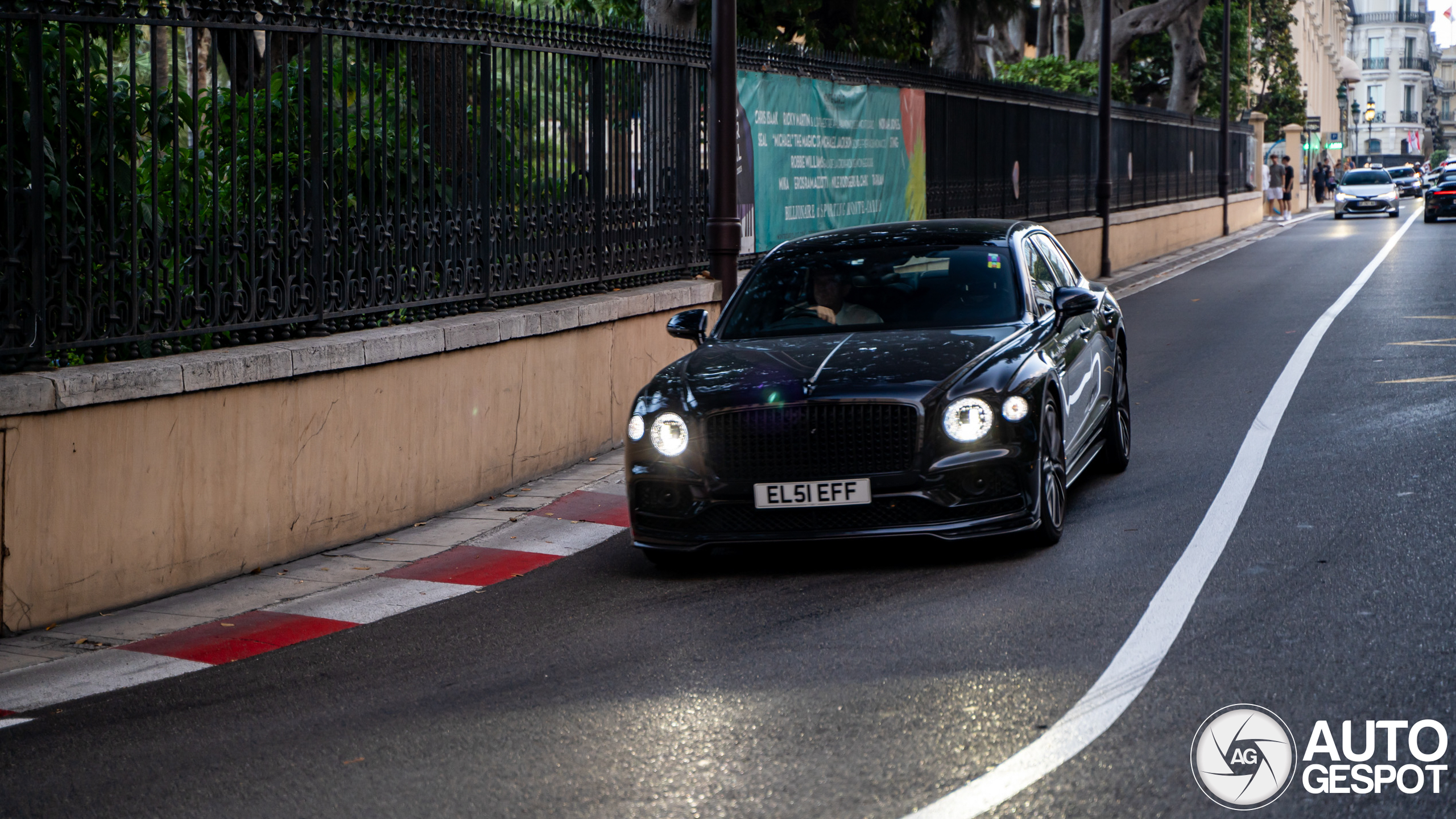 Bentley Flying Spur V8 2021