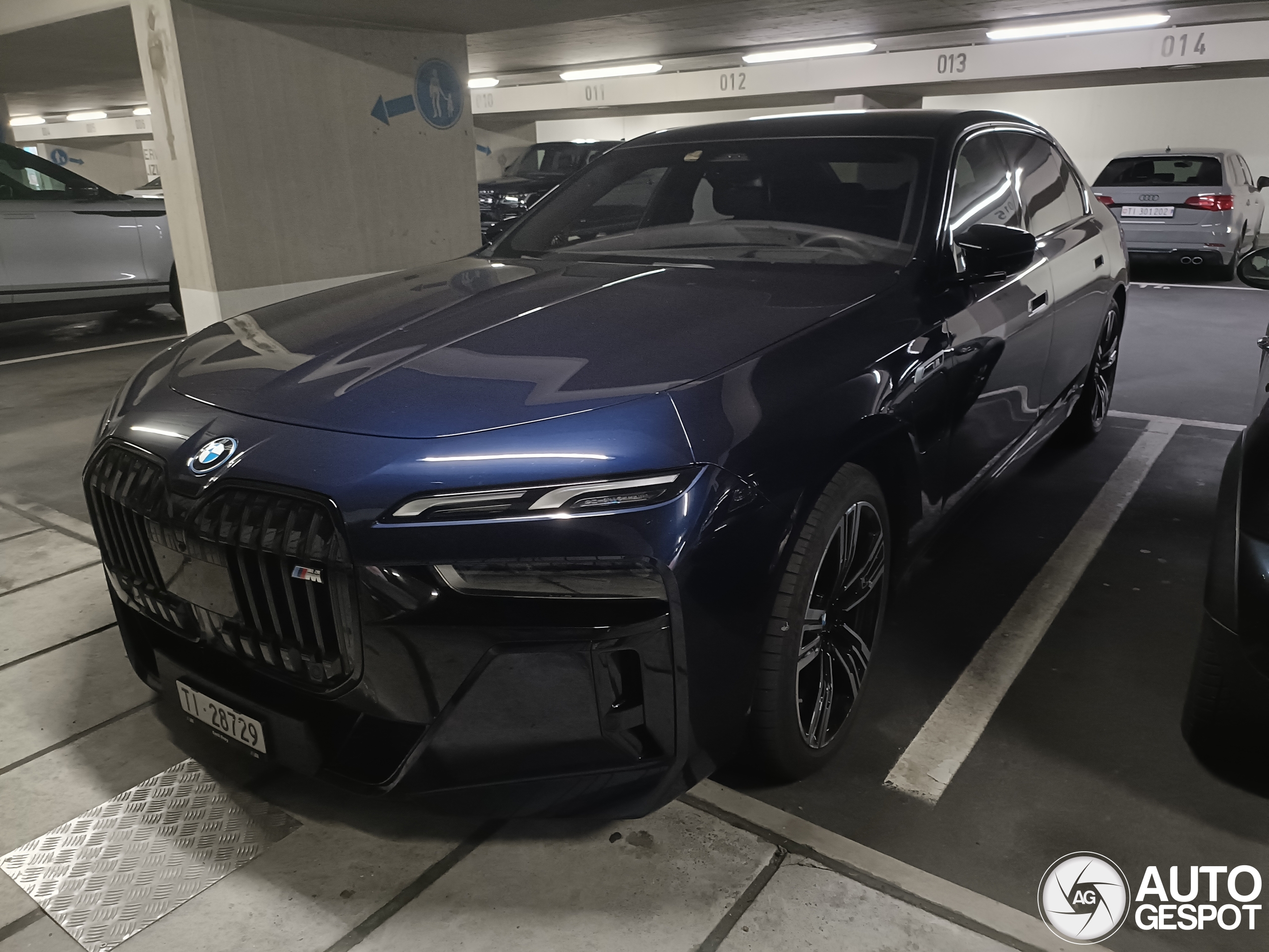 BMW M760e xDrive