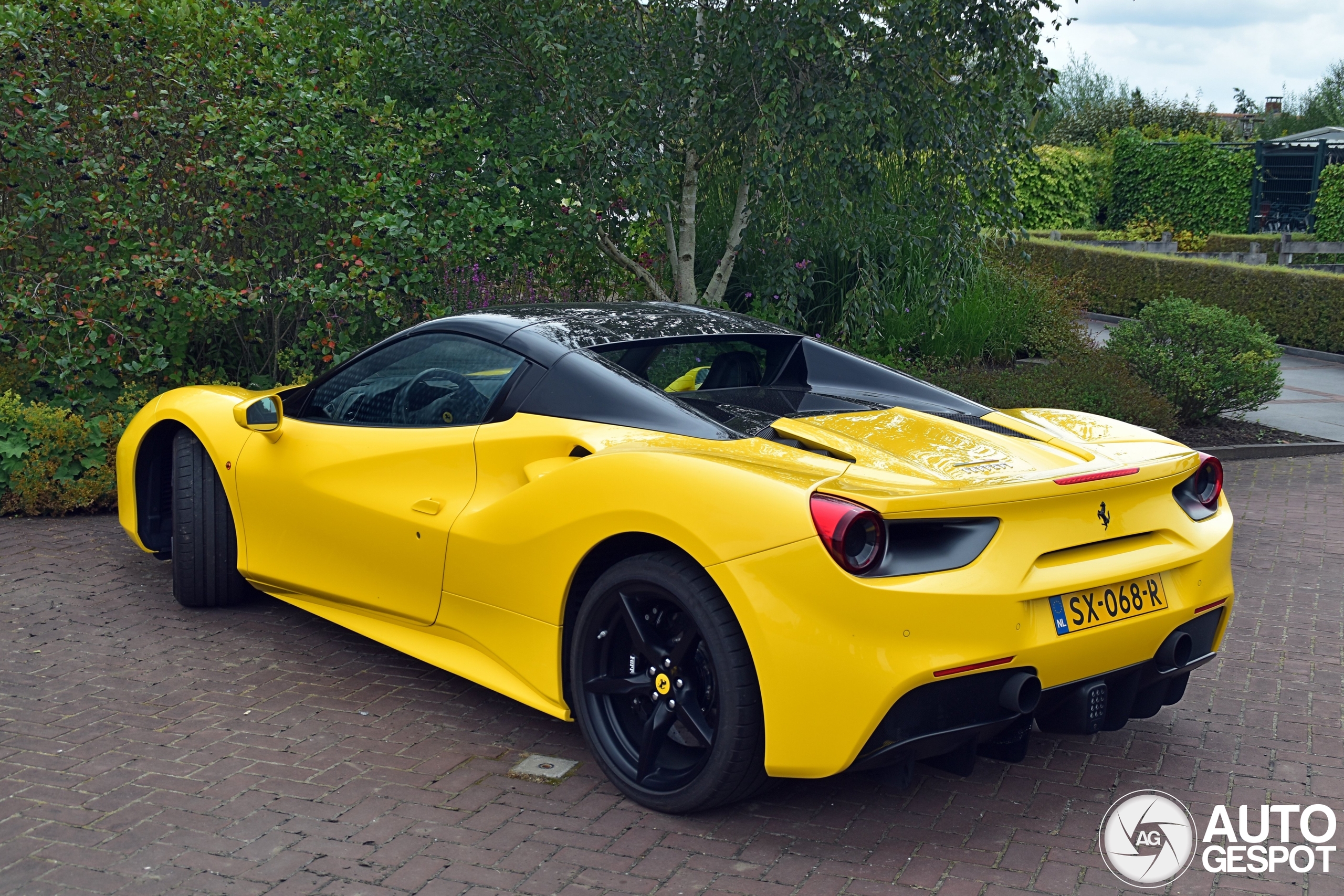 Ferrari 488 Spider