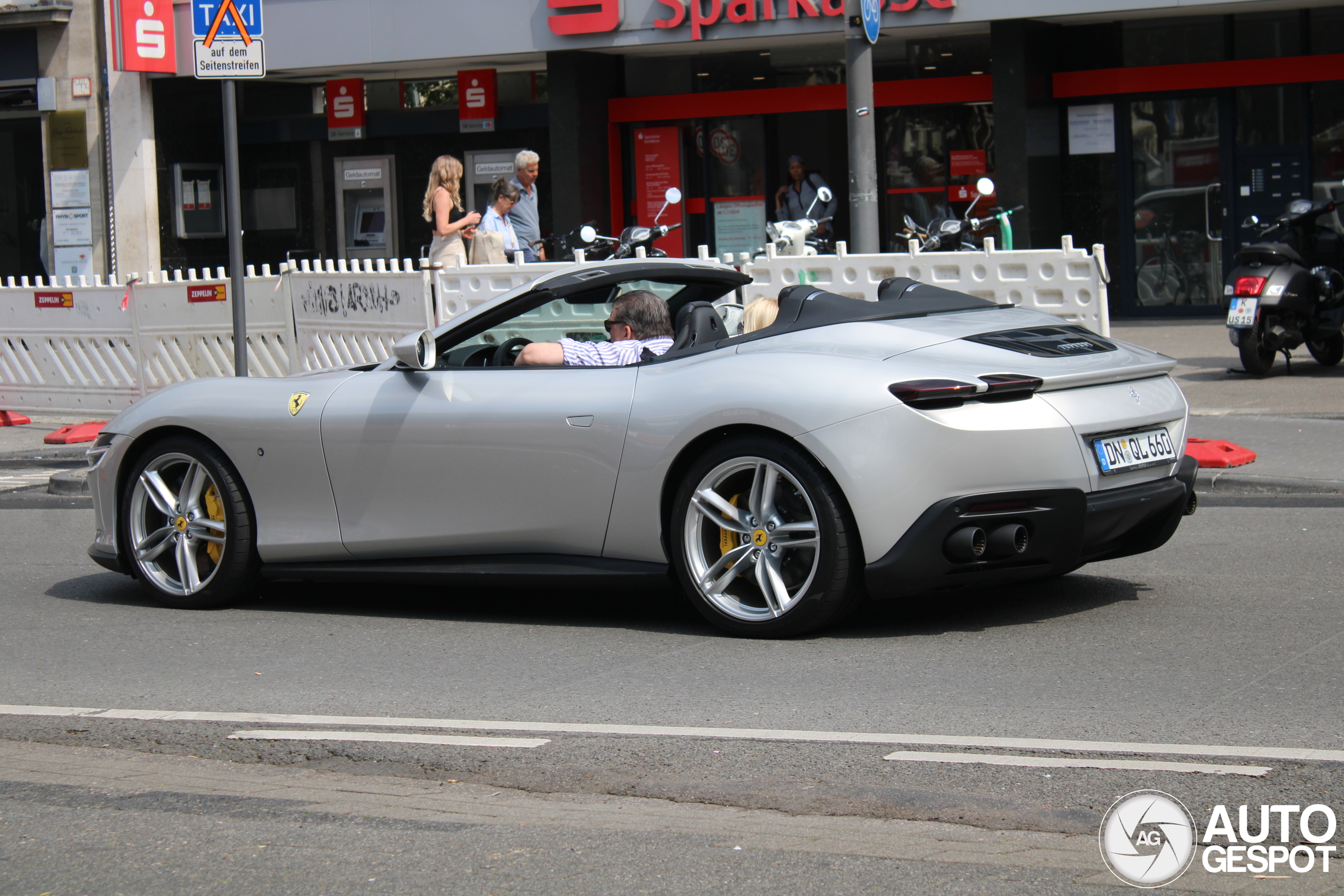 Ferrari Roma Spider