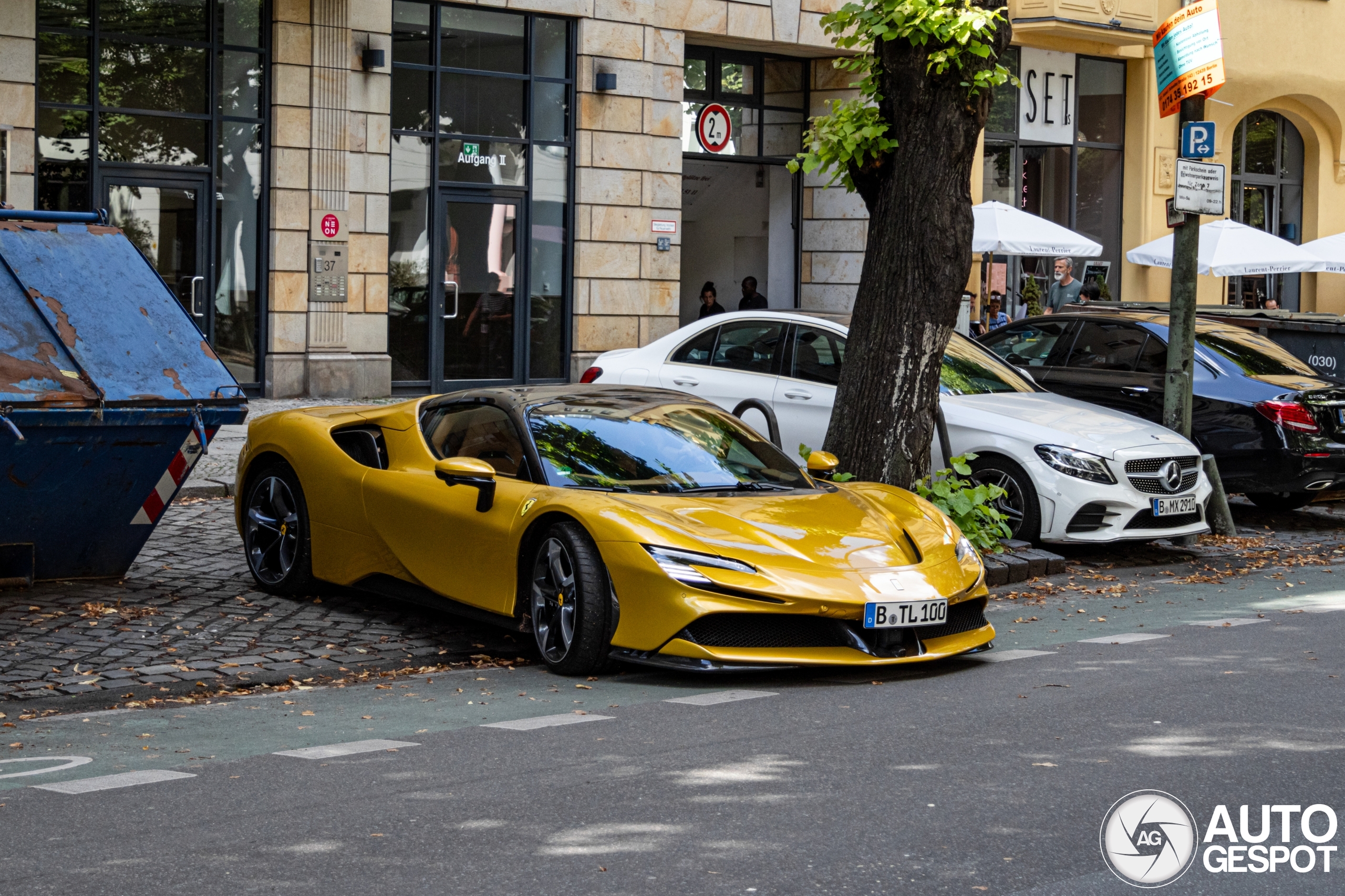 Ferrari SF90 Spider