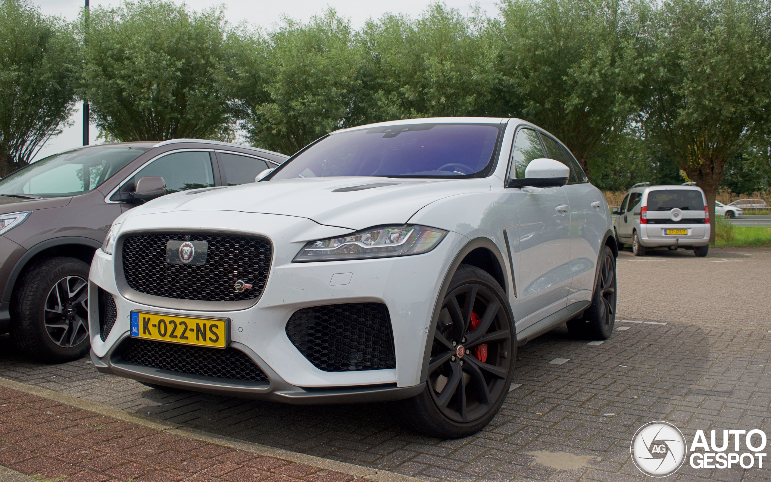 Jaguar F-PACE SVR