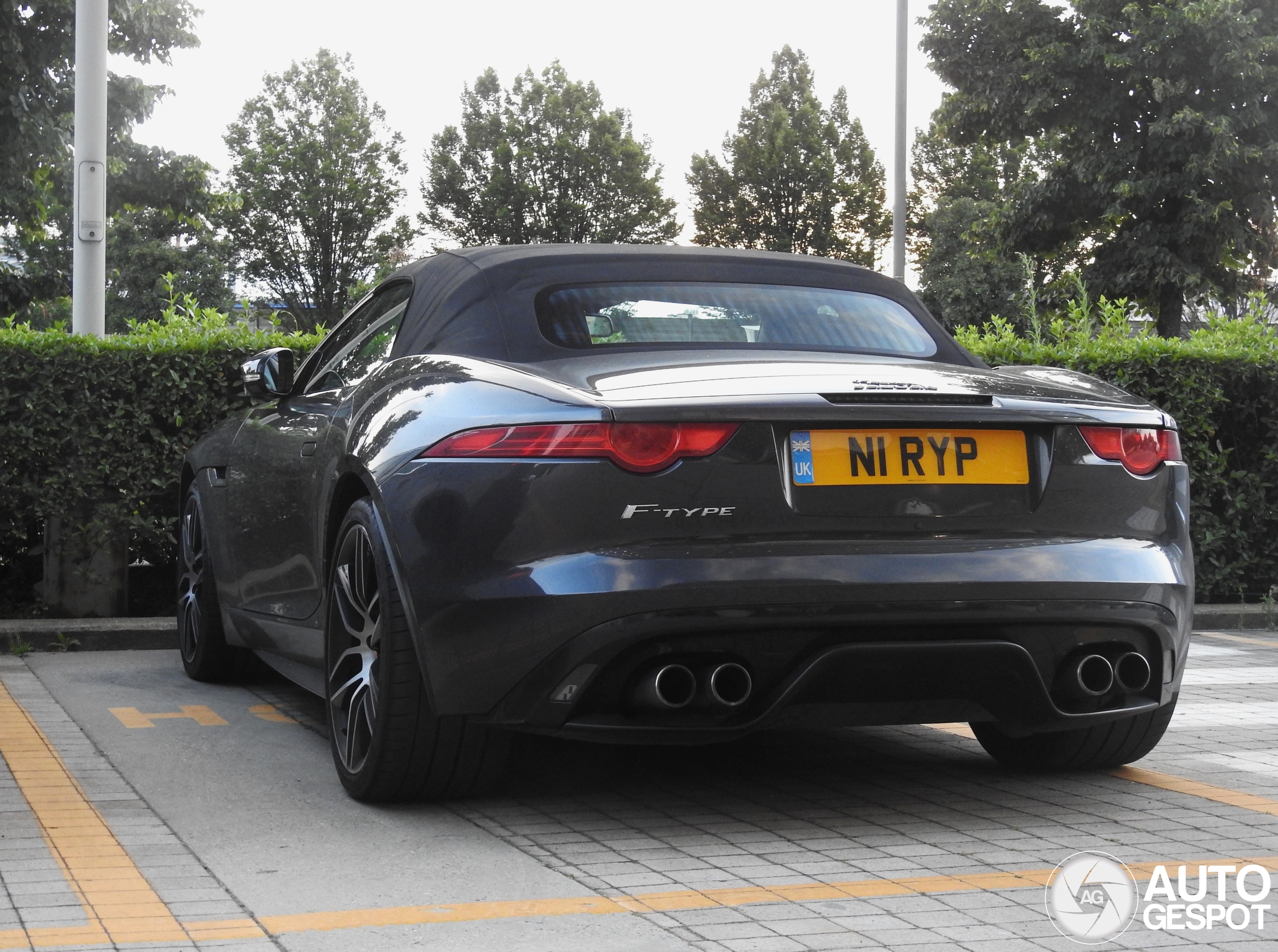 Jaguar F-TYPE S V8 Convertible