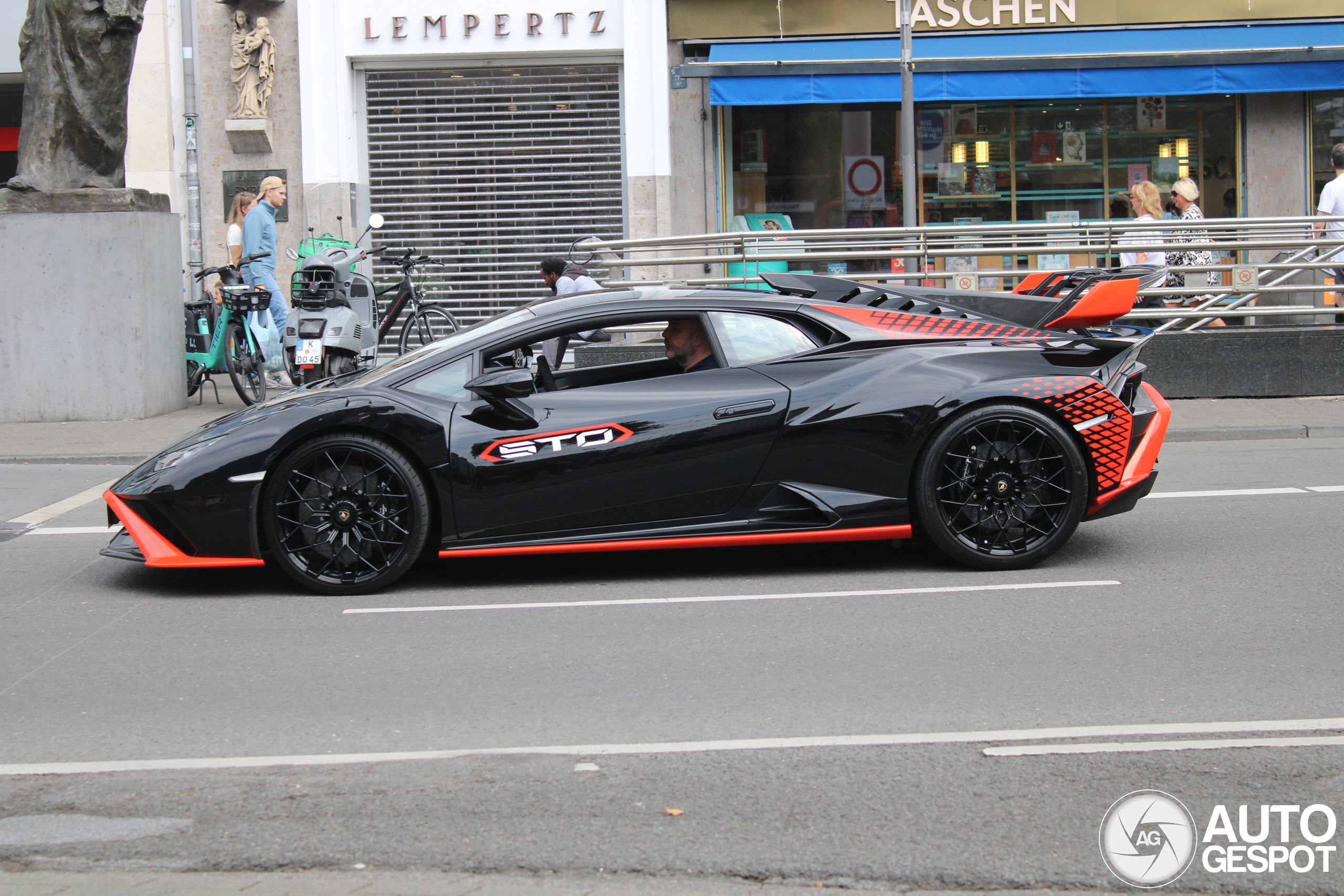 Lamborghini Huracán LP640-2 STO