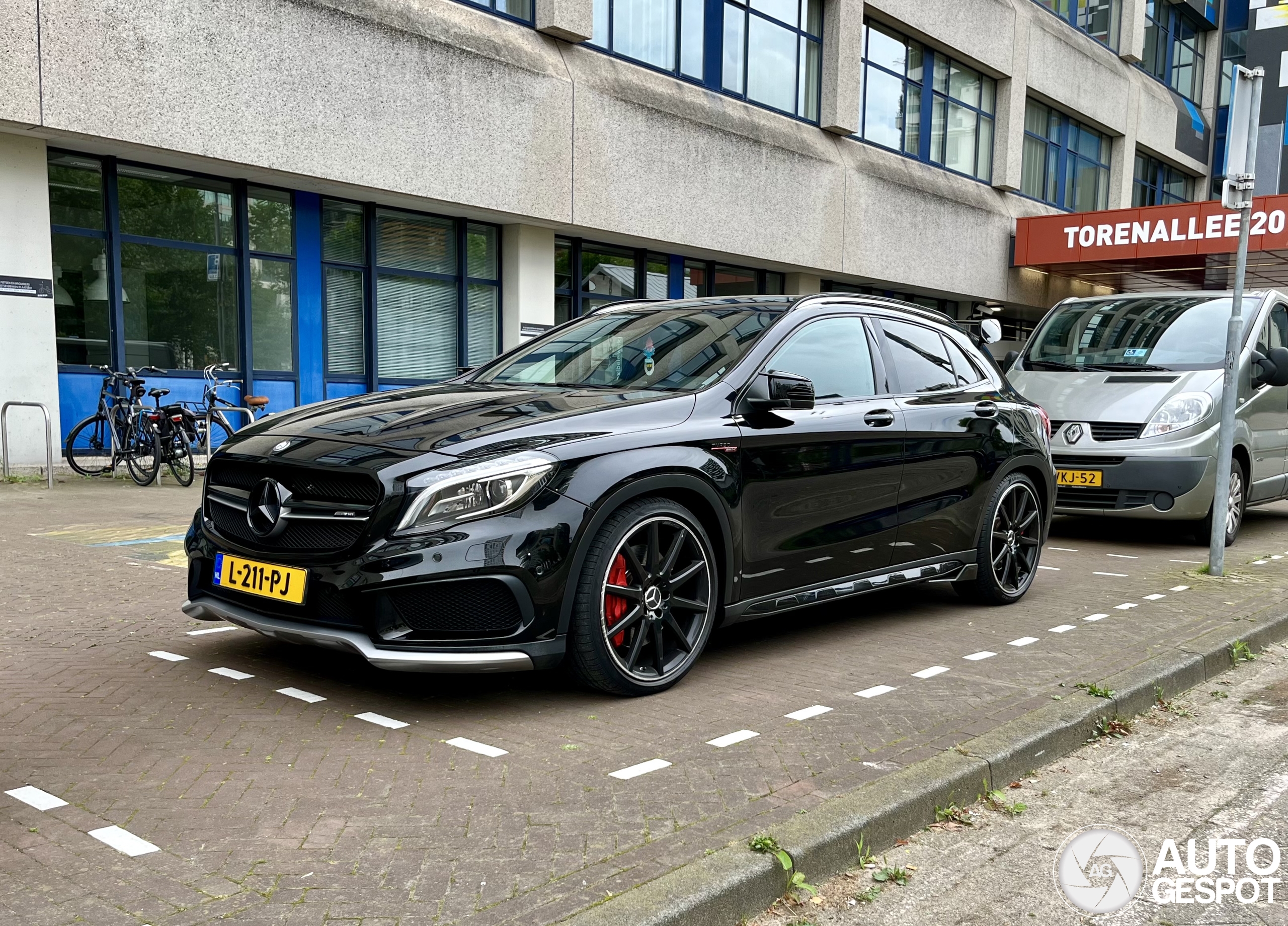 Mercedes-Benz GLA 45 AMG X156