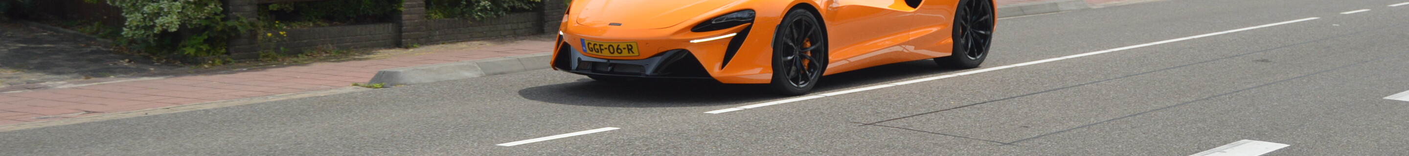 McLaren Artura Spider