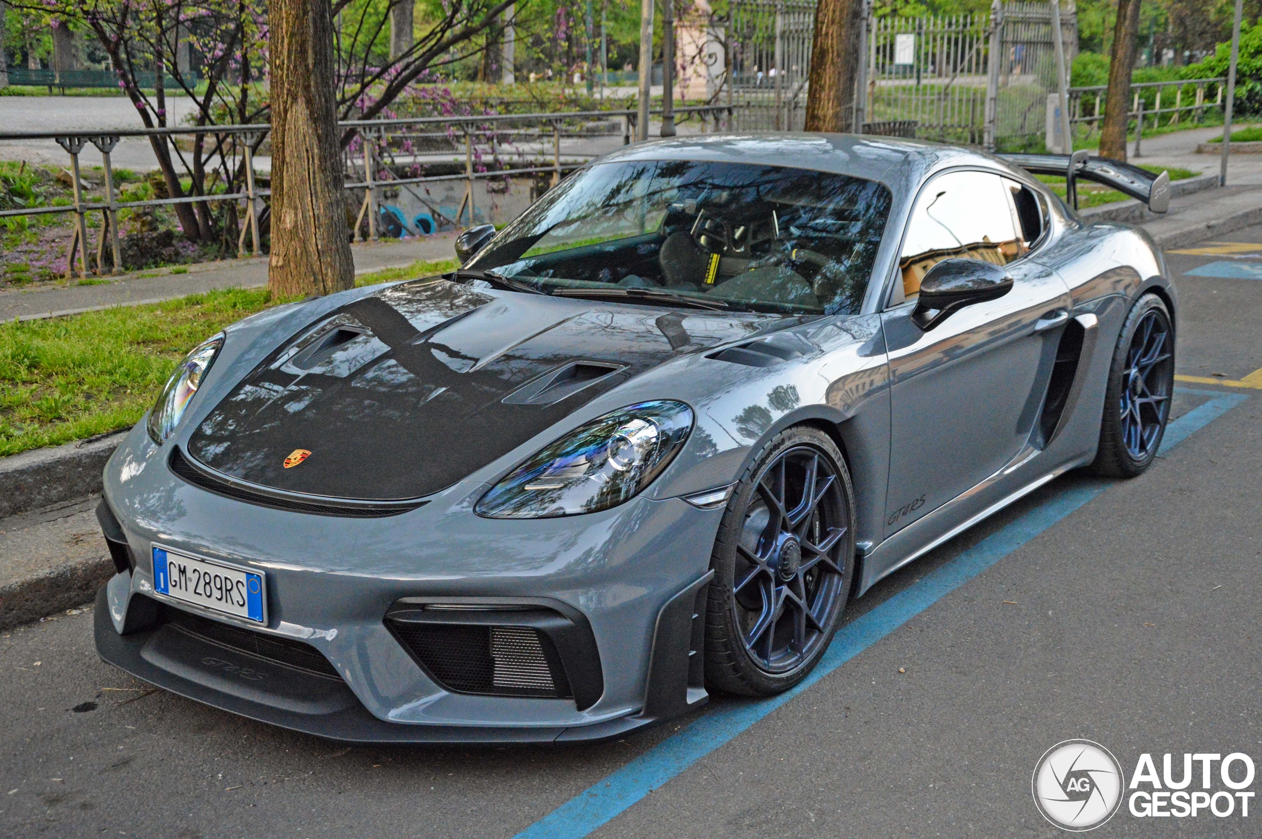 Porsche 718 Cayman GT4 RS Weissach Package