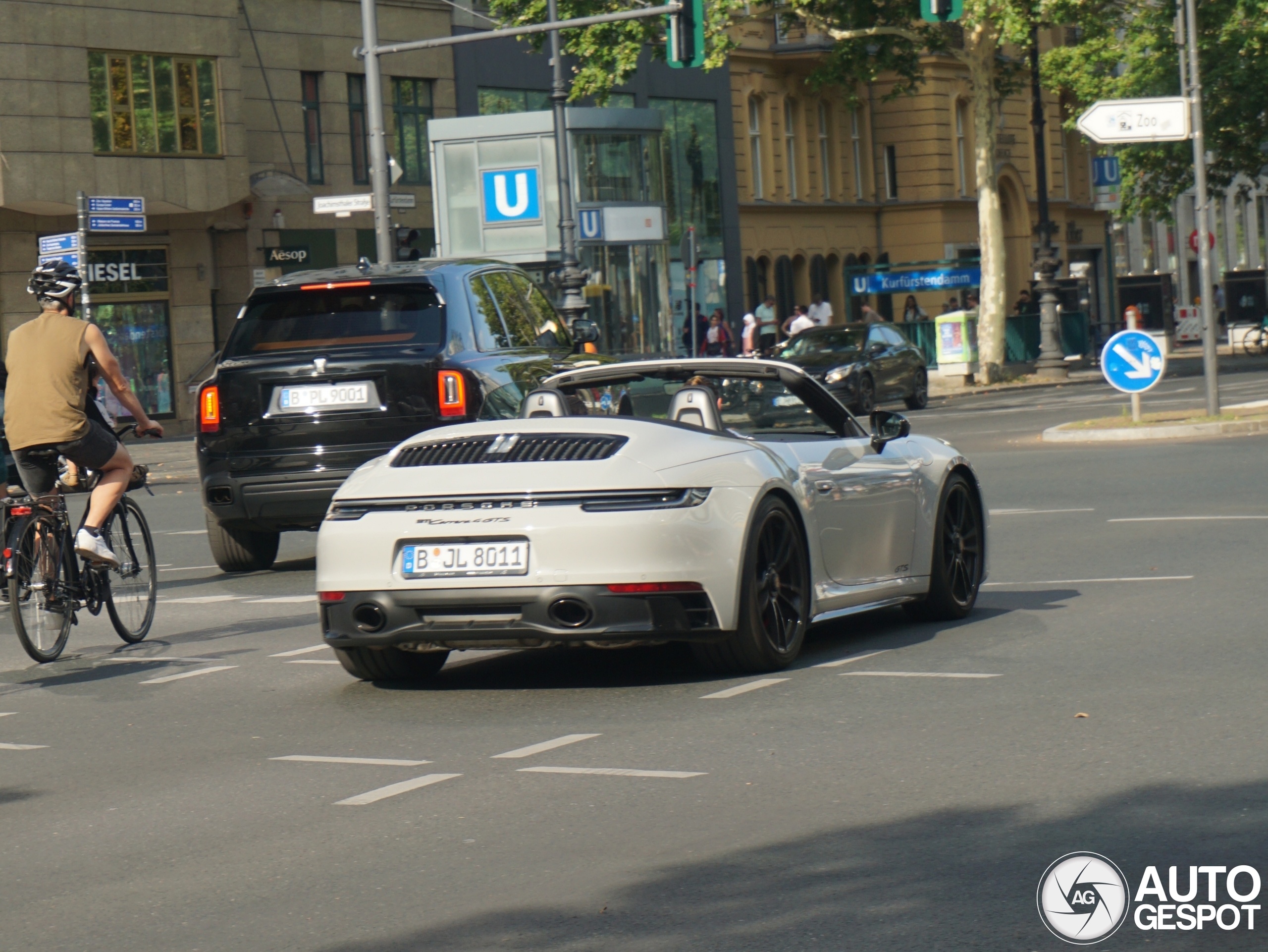 Porsche 992 Carrera 4 GTS Cabriolet