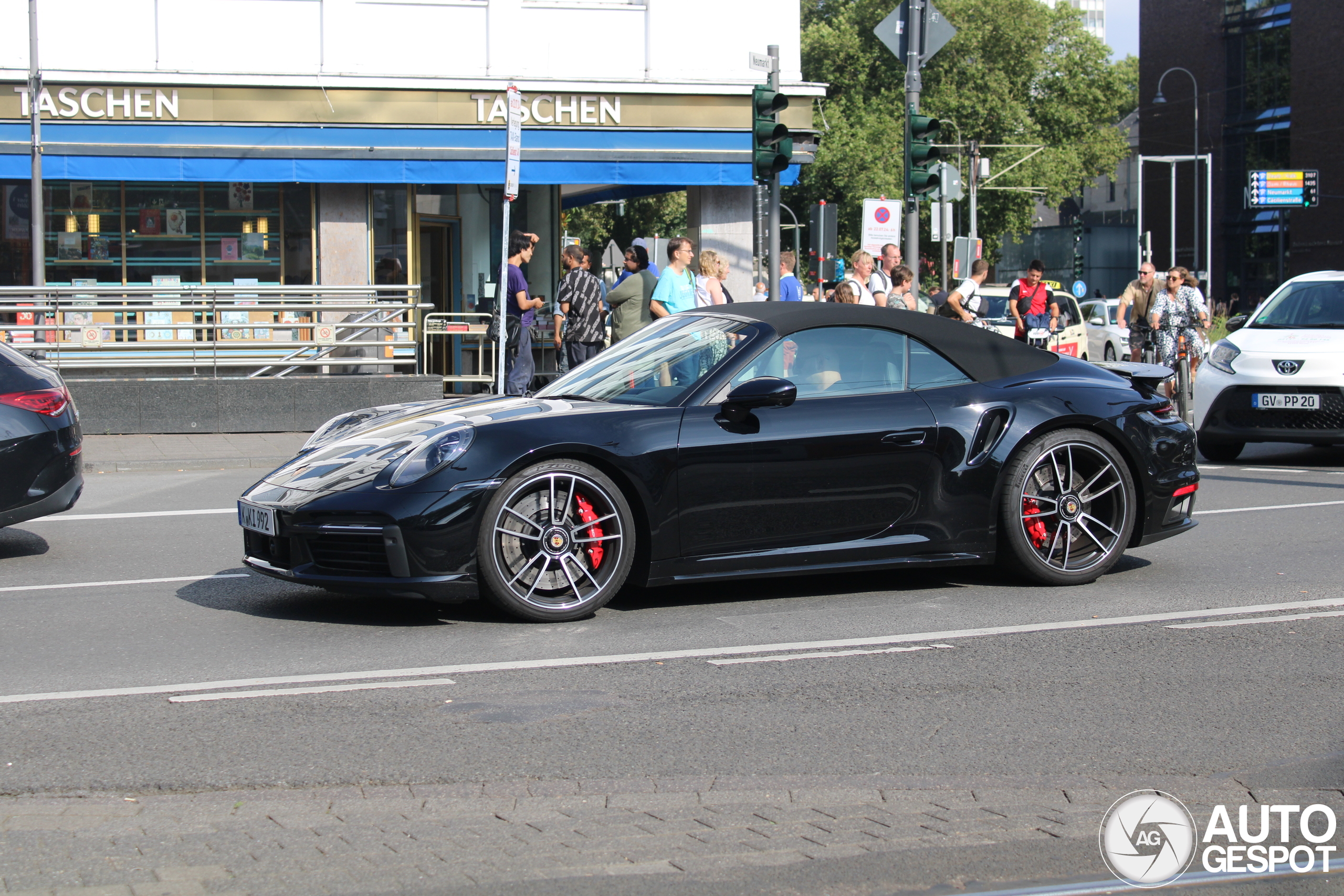 Porsche 992 Turbo Cabriolet