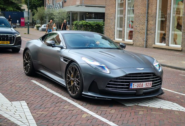 Aston Martin DB12