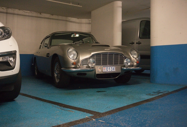 Aston Martin DB6 Vantage MKI