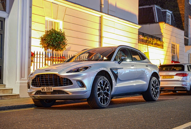 Aston Martin DBX