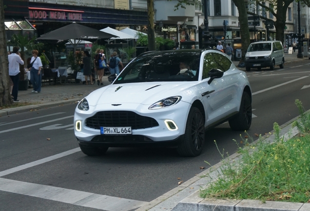 Aston Martin DBX