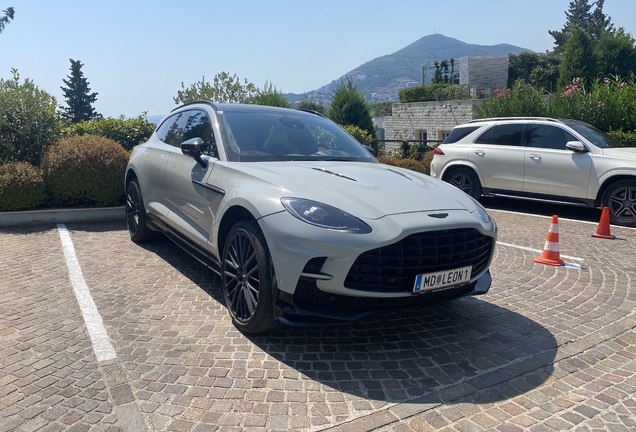 Aston Martin DBX707