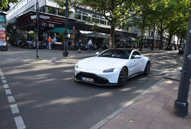 Aston Martin V8 Vantage 2018