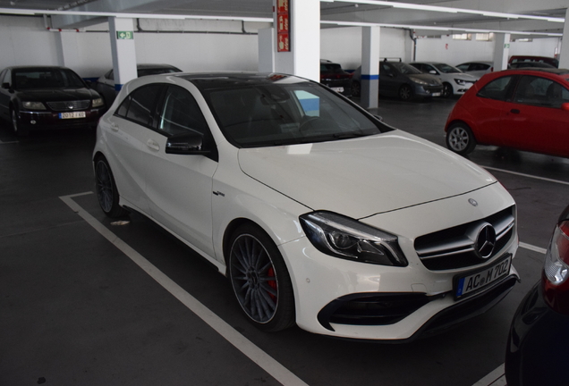 Mercedes-AMG A 45 W176 2015