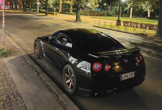 Nissan GT-R