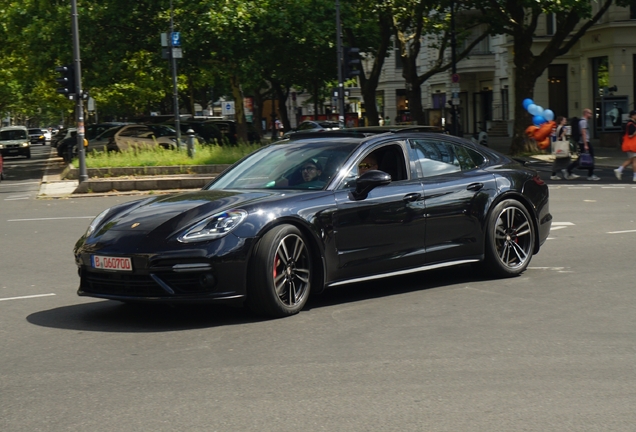 Porsche 971 Panamera Turbo