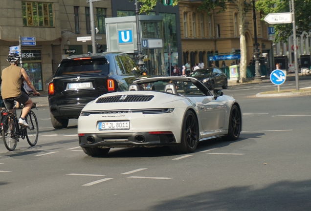 Porsche 992 Carrera 4 GTS Cabriolet