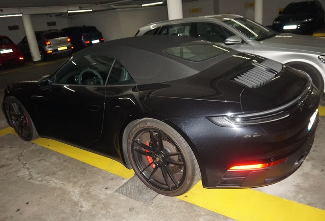 Porsche 992 Carrera 4 GTS Cabriolet