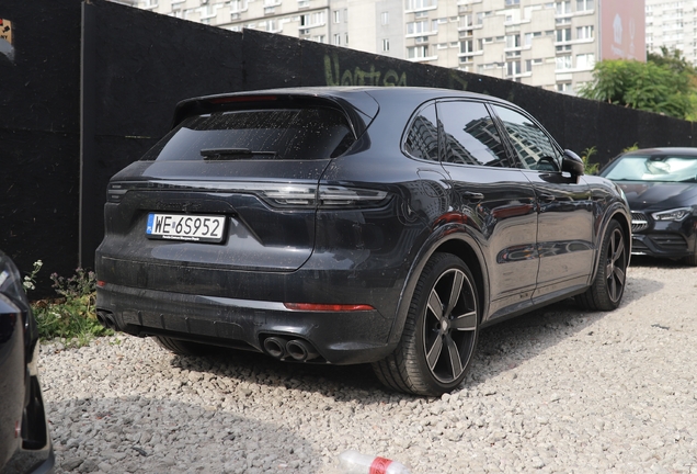 Porsche 9YA Cayenne GTS