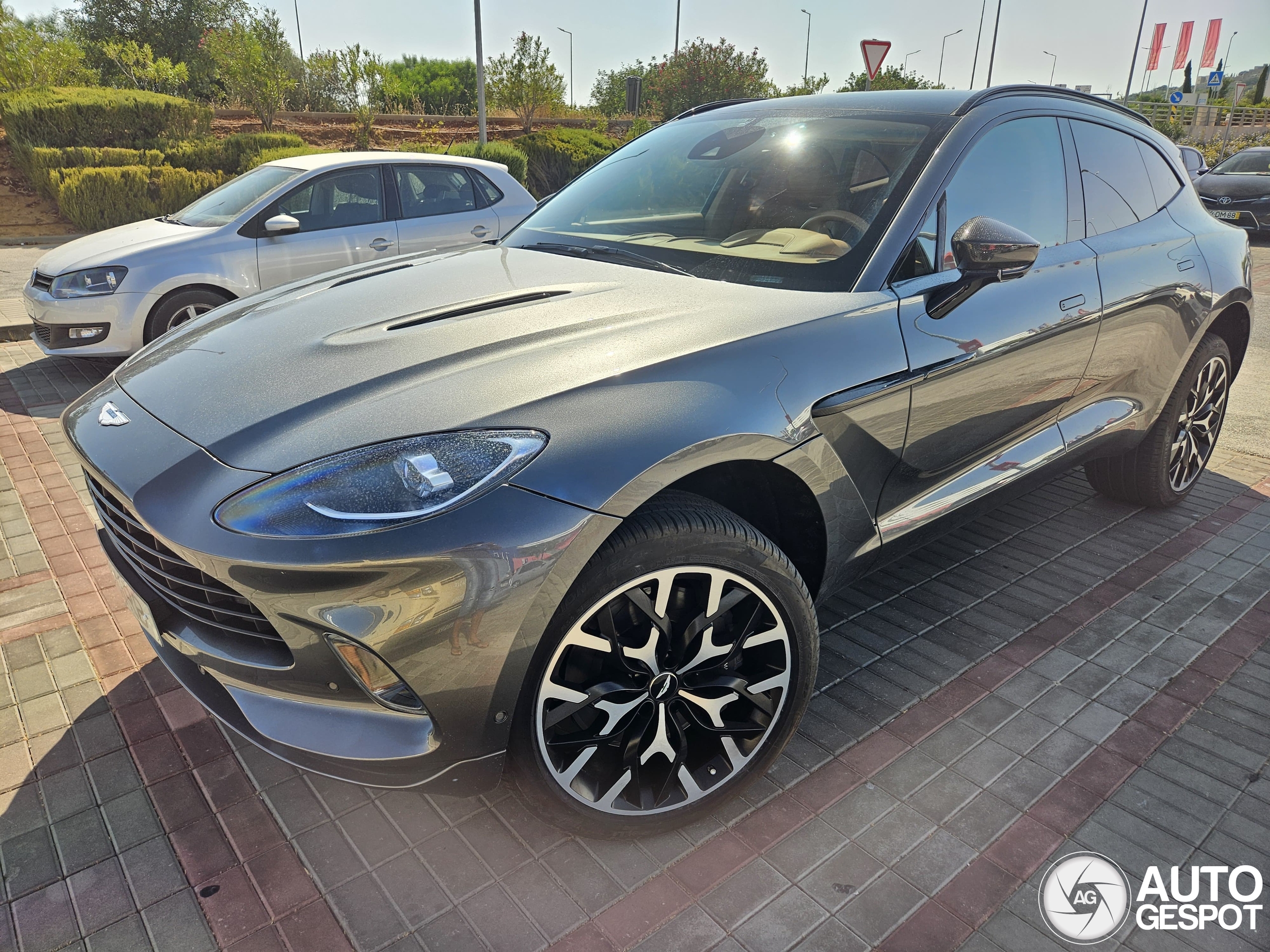 Aston Martin DBX