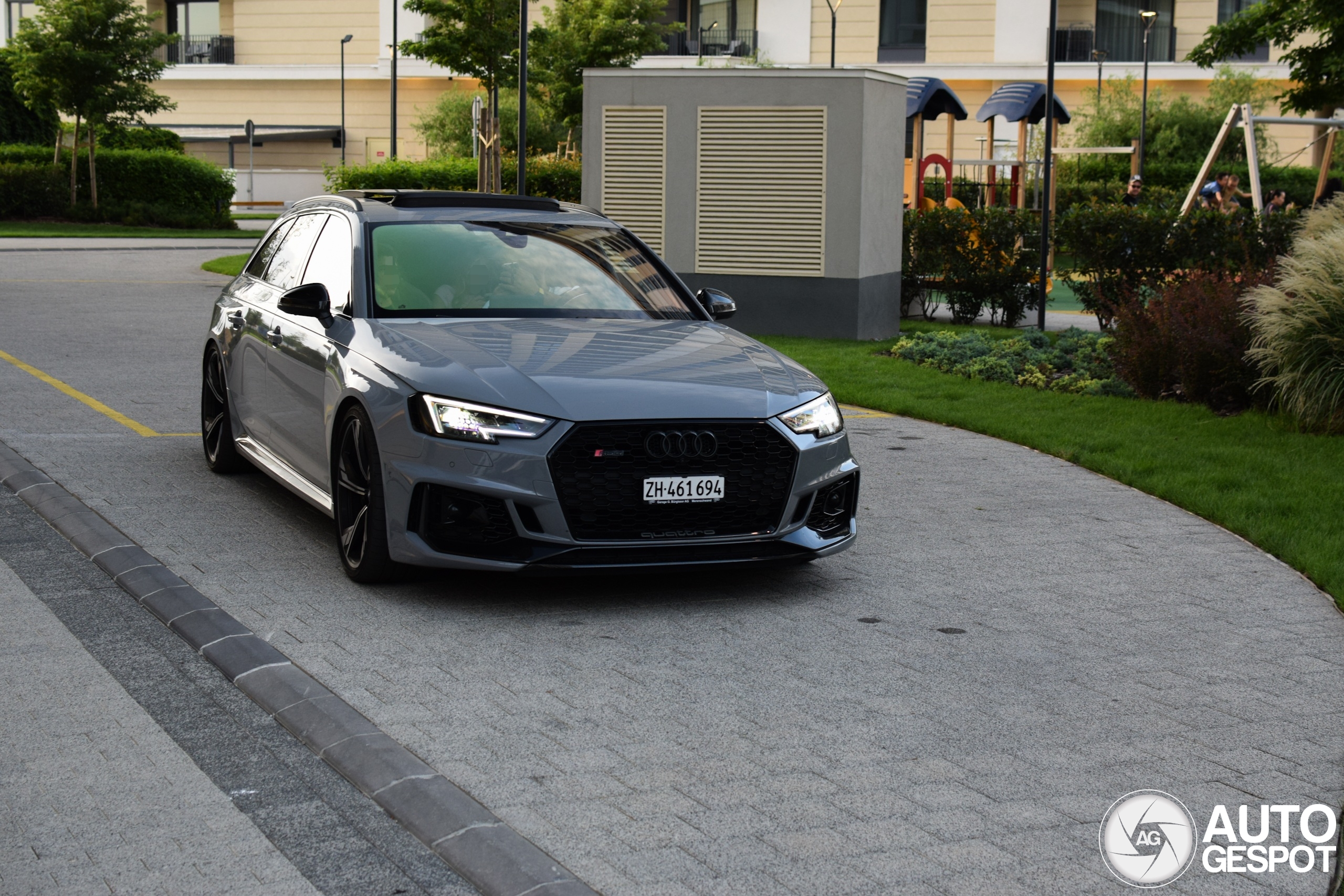 Audi RS4 Avant B9