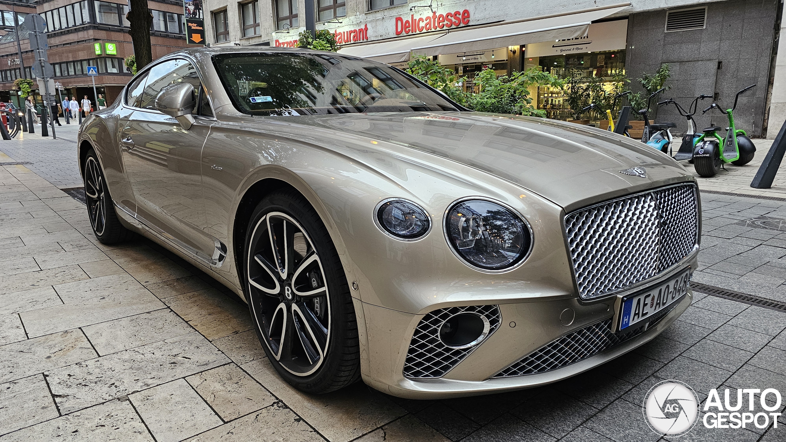 Bentley Continental GT V8 Azure