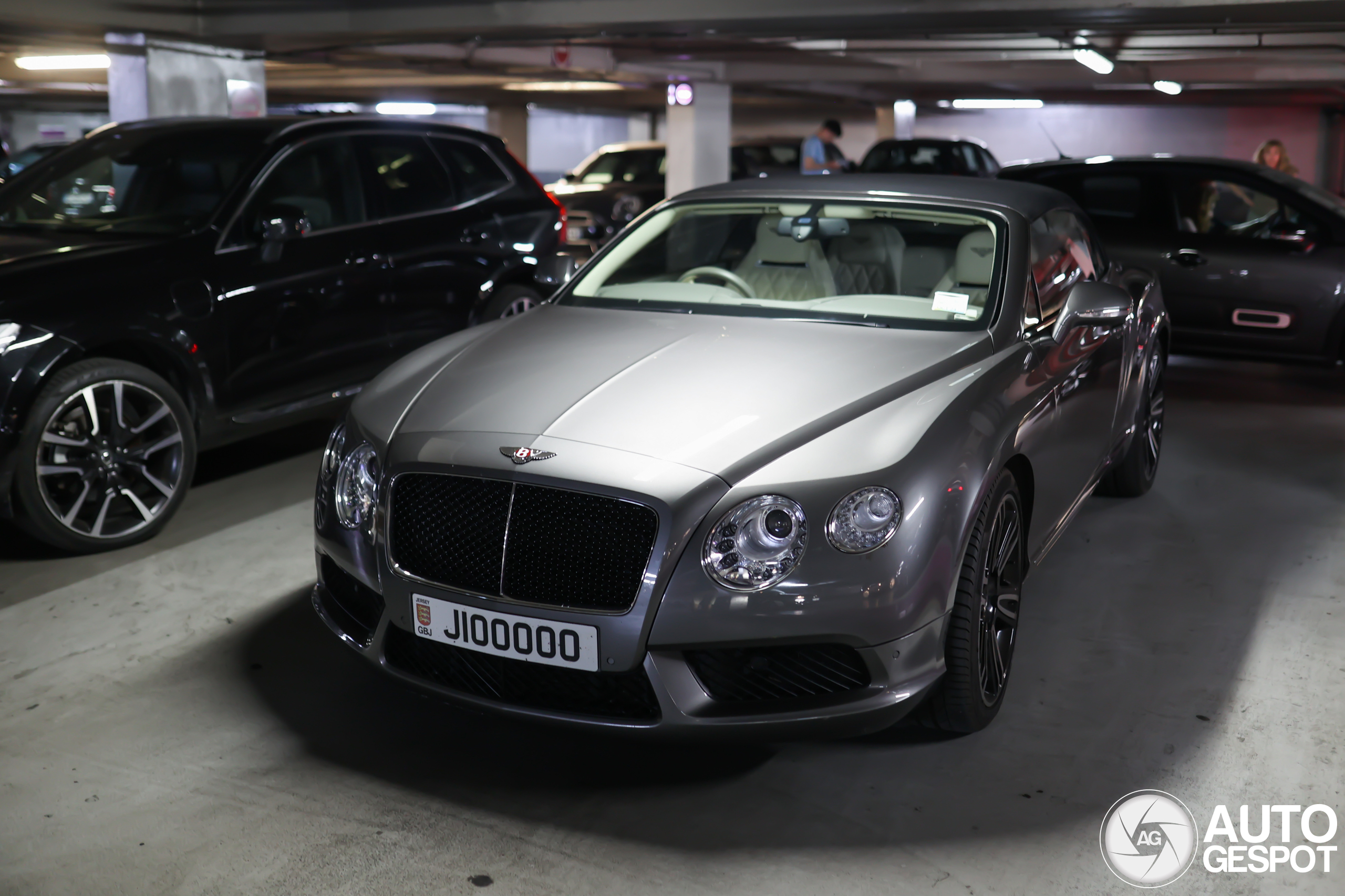 Bentley Continental GTC V8