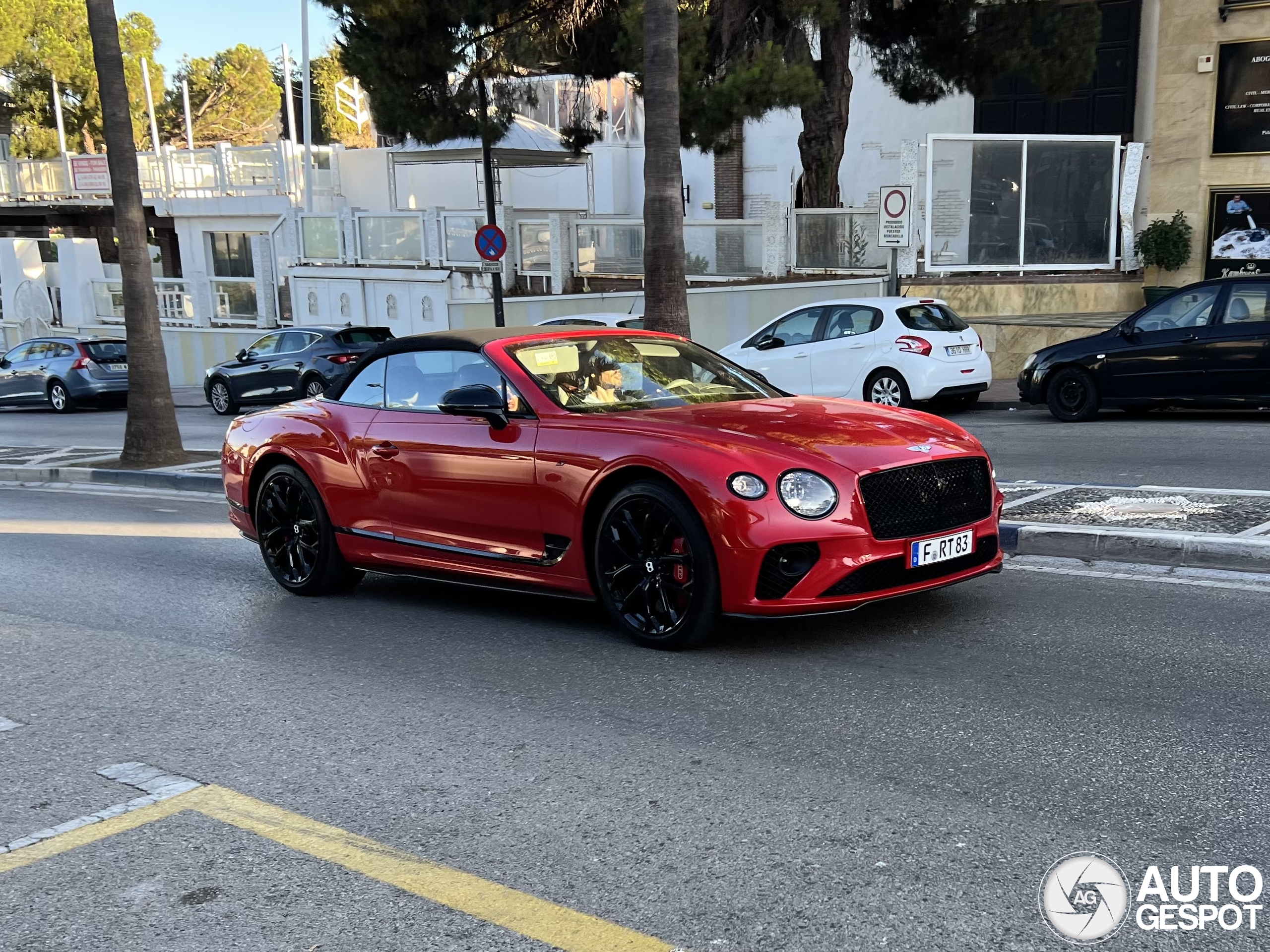 Bentley Continental GTC V8 S 2023