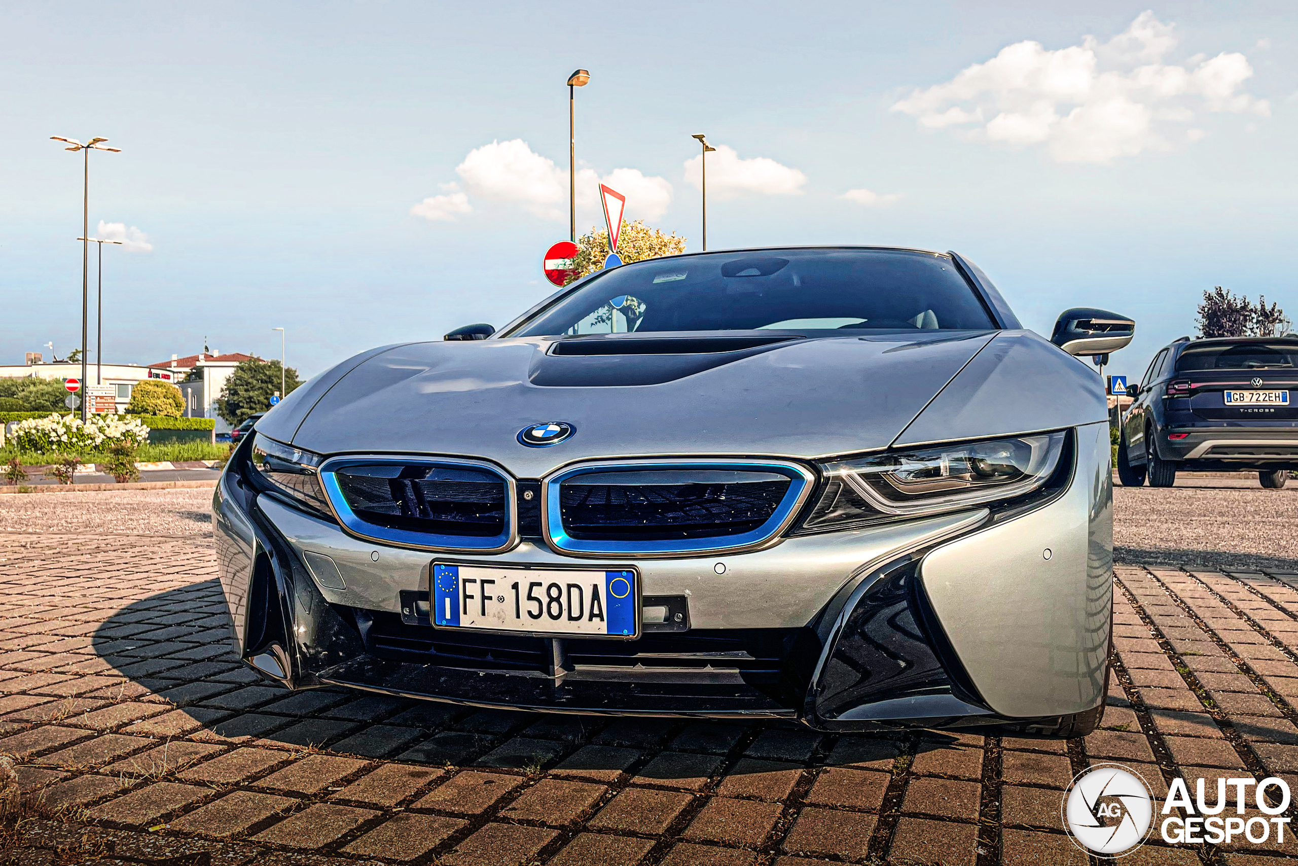 BMW i8