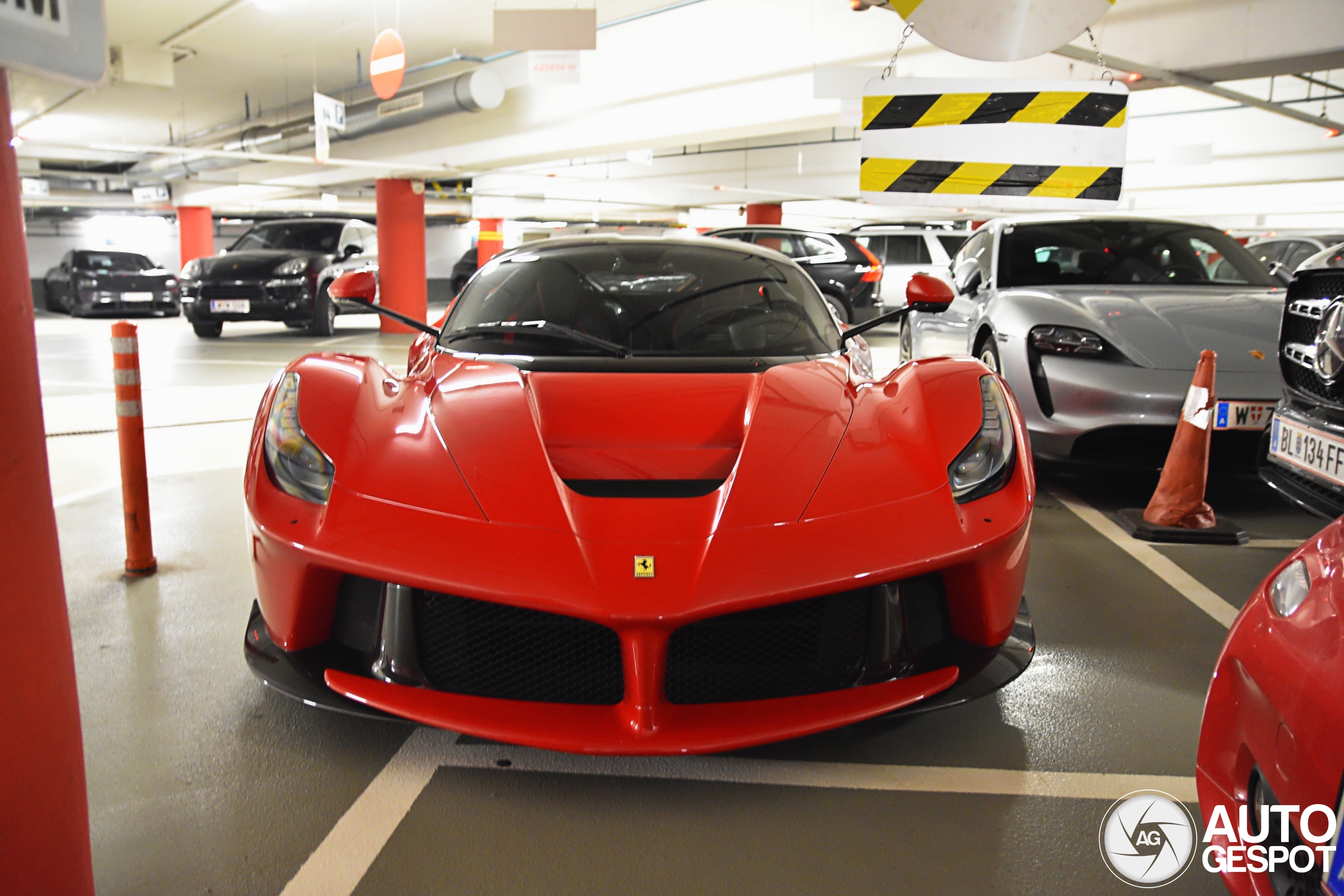 Mijlpaal upload #5000 - Ferrari LaFerrari