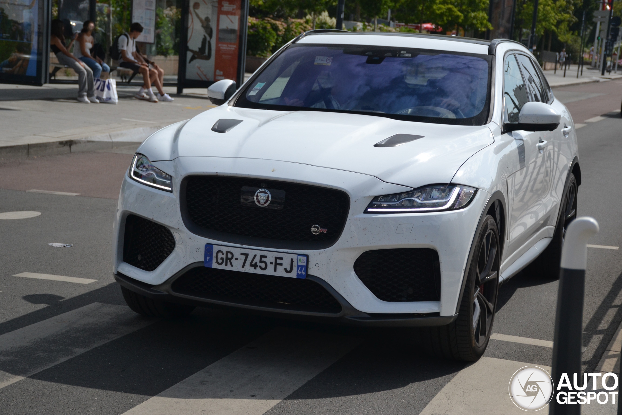 Jaguar F-PACE SVR