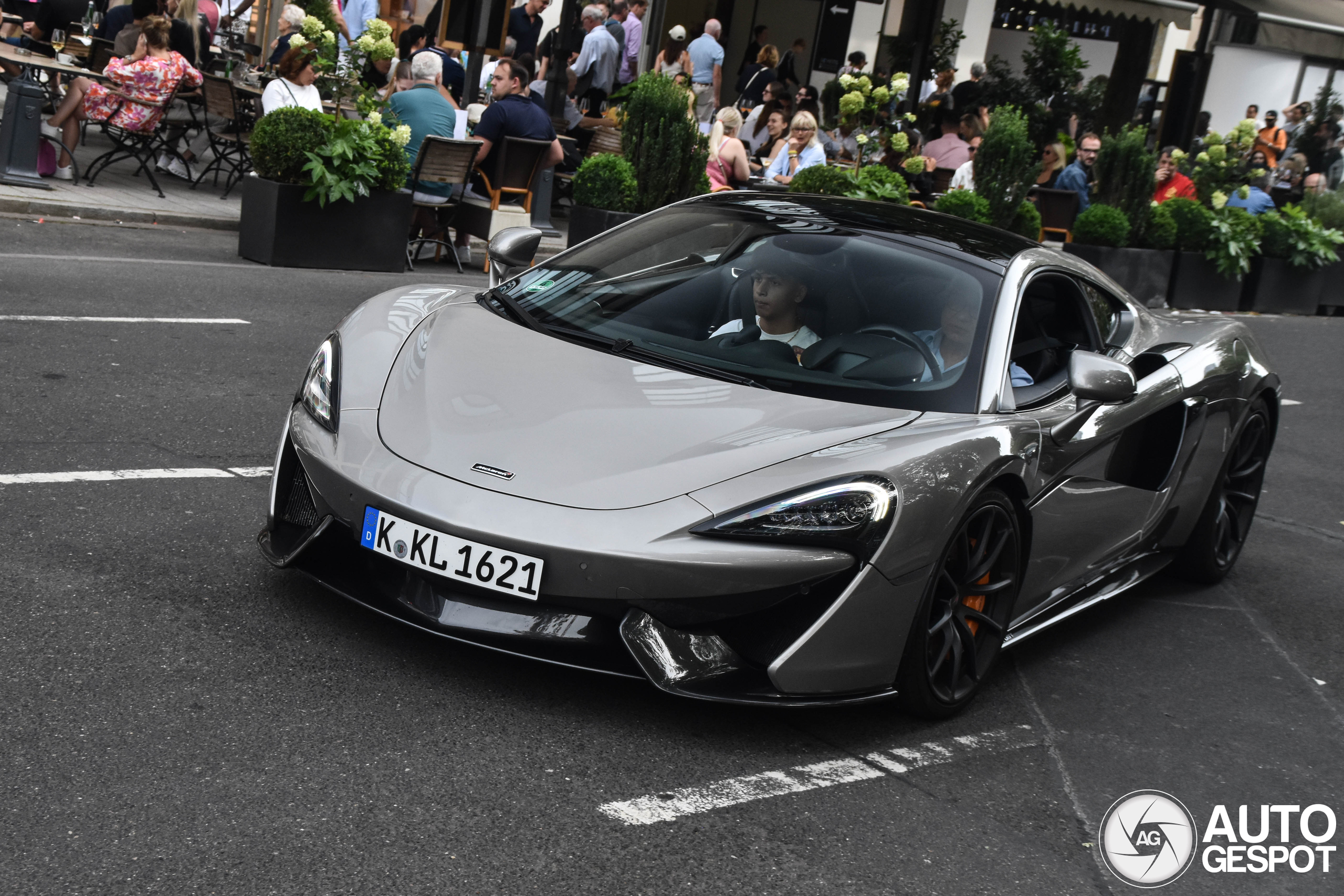 McLaren 570GT